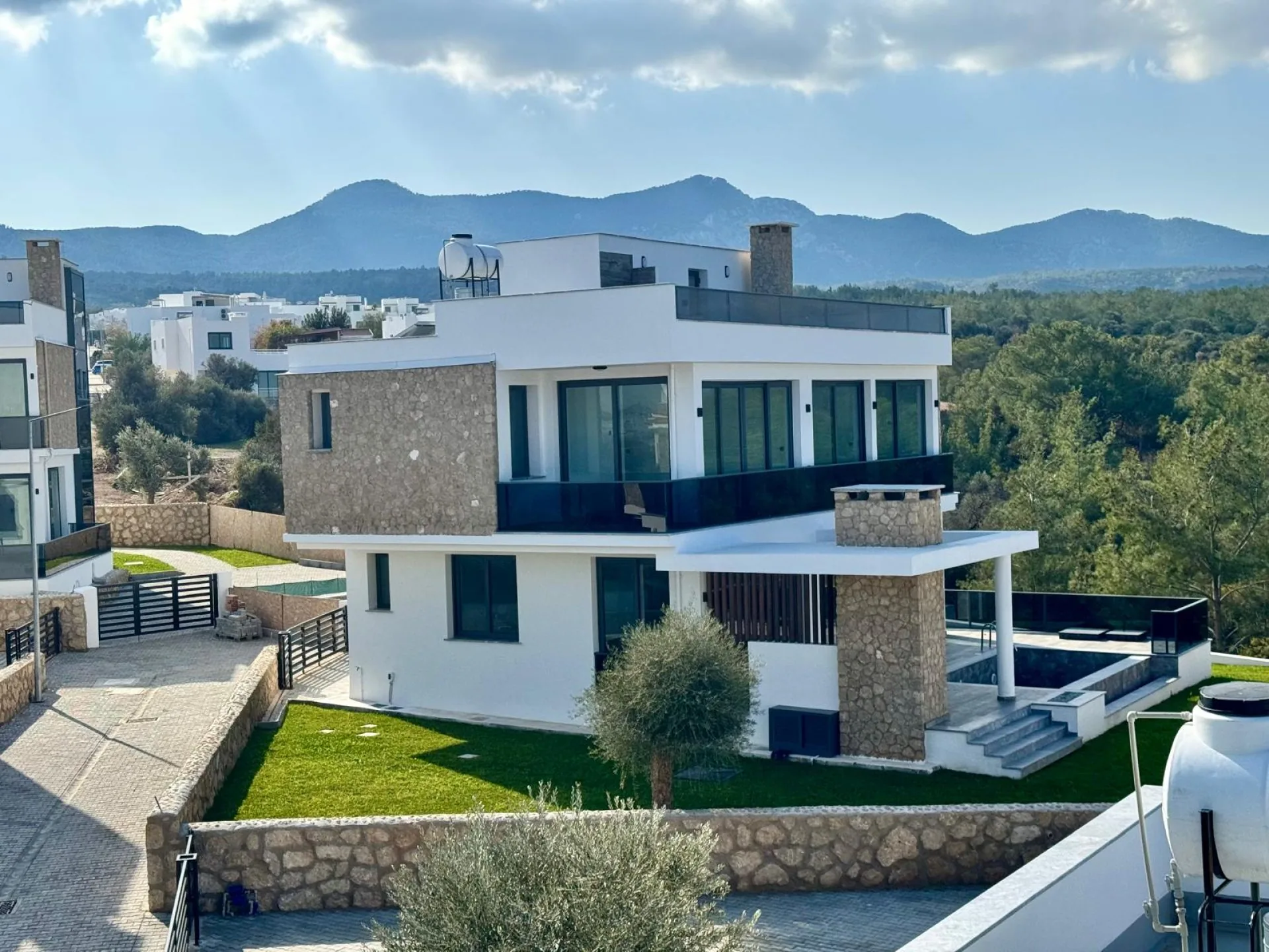 3 Bedroom Spacious Villa